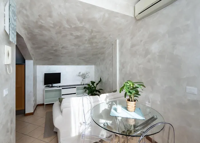 Maison Mia Πανσιόν 3*